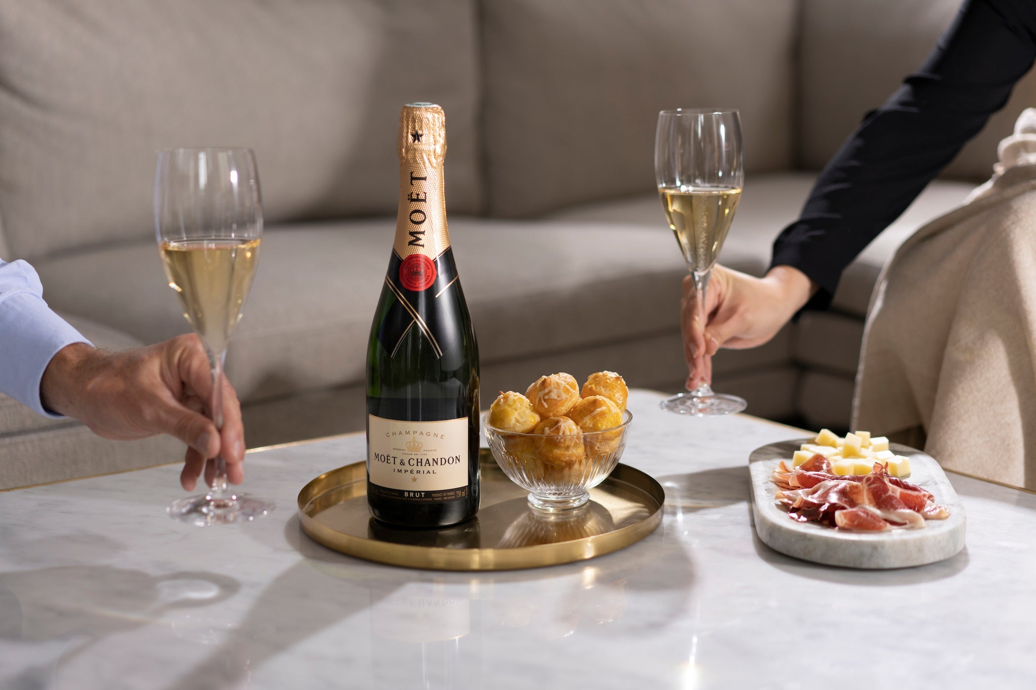 MOËT &amp; CHANDON - macaron Shop Now For Champagne Gift Baskets Shipped Nationwide!